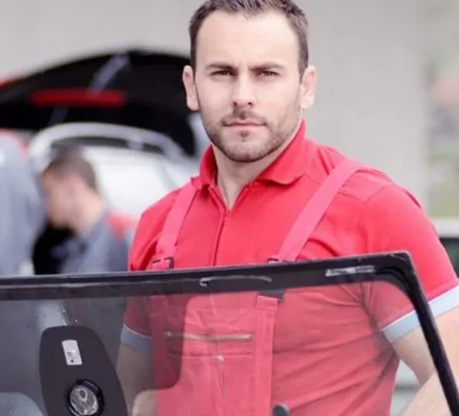 Glass Nord, nous sommes les spécialistes de la réparation et du remplacement de pare-brise et de vitrage automobile en France.